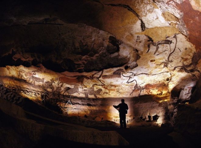 5 Oldest Historic Cave Paintings Around The World