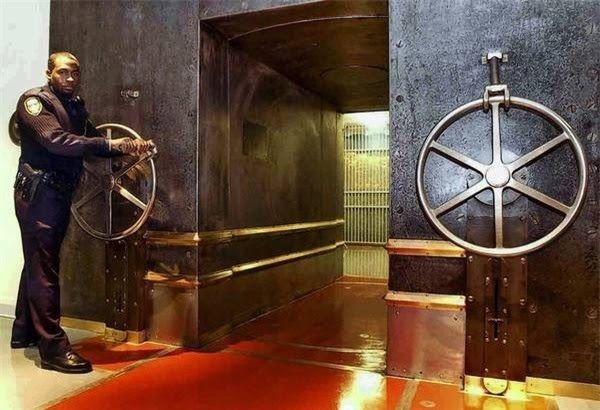 Inside The Largest Gold Reserves In The World