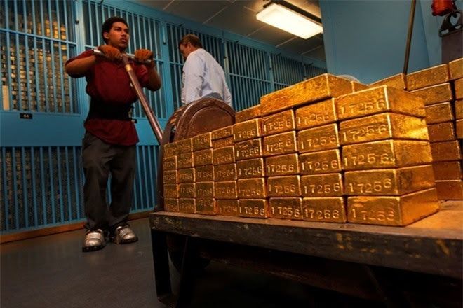 Inside The Largest Gold Reserves In The World