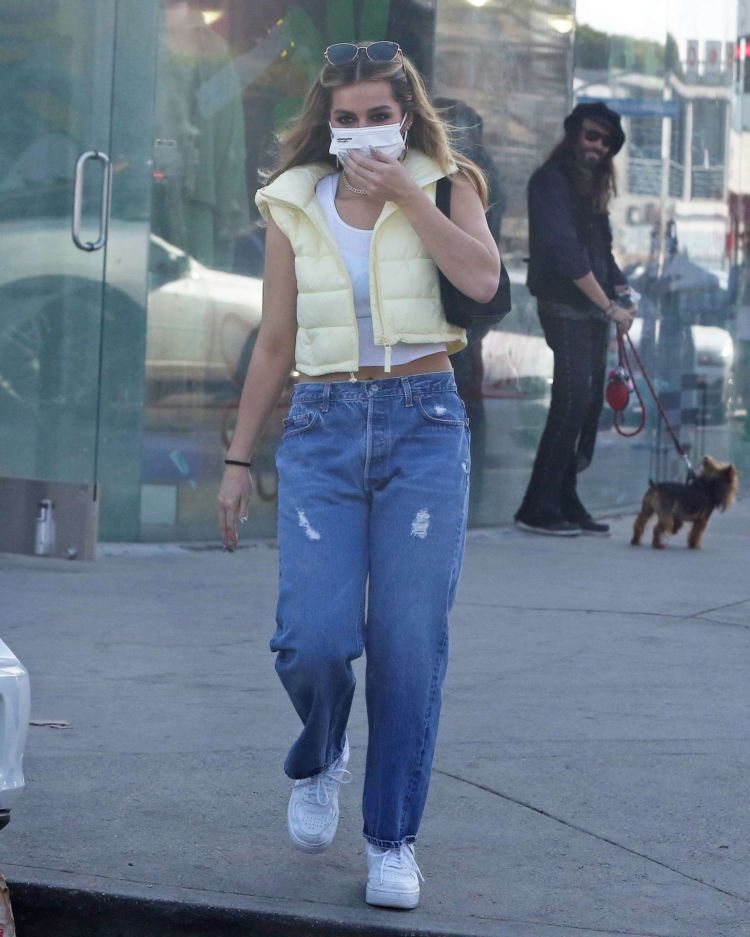 Addison Rae Out And About Candids In Los Angeles