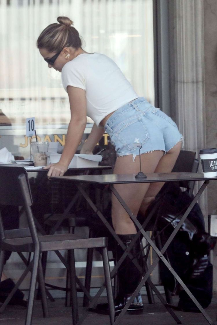 Addison Rae In Denim Shorts At Joan's On Third In West Hollywood