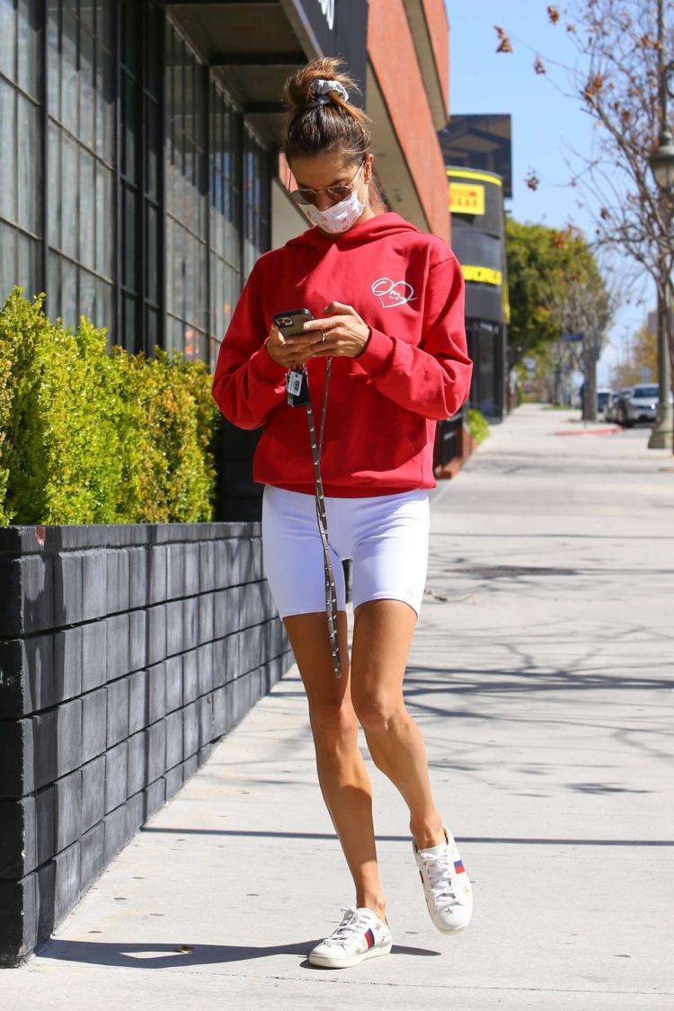 Alessandra Ambrosio Spotted Leaving A Pilates Session In Brentwood