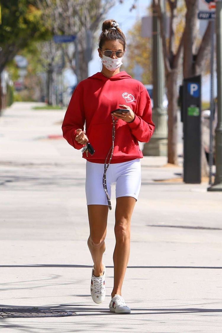 Alessandra Ambrosio Spotted Leaving A Pilates Session In Brentwood