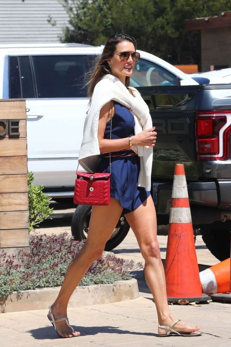 Beautiful Alessandra Ambrosio Arriving At A SoHo House In Malibu