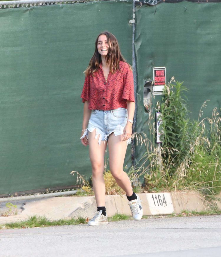 Ana De Armas Playing With Ben Affleck's Kids In Brentwood
