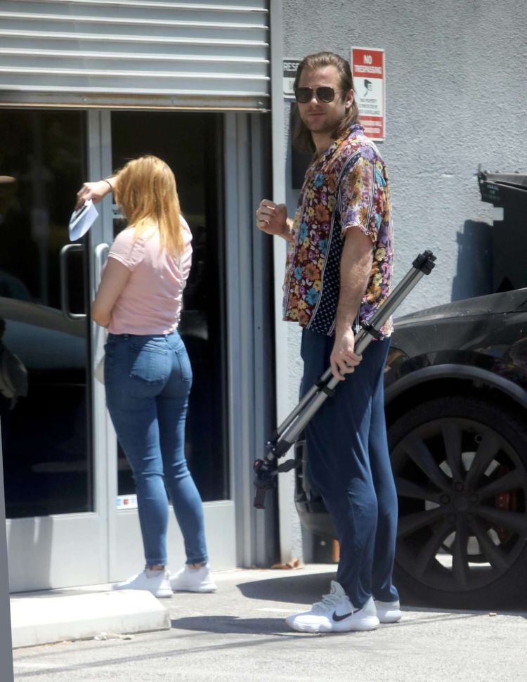 Ariel Winter Candids In Tight Jeans Out In Los Angeles