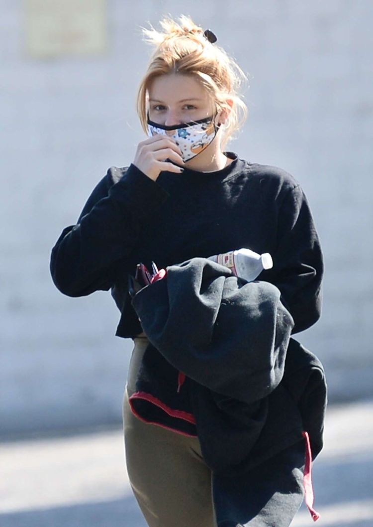 Ariel Winter Spotted Outside Her Gym In Los Angeles