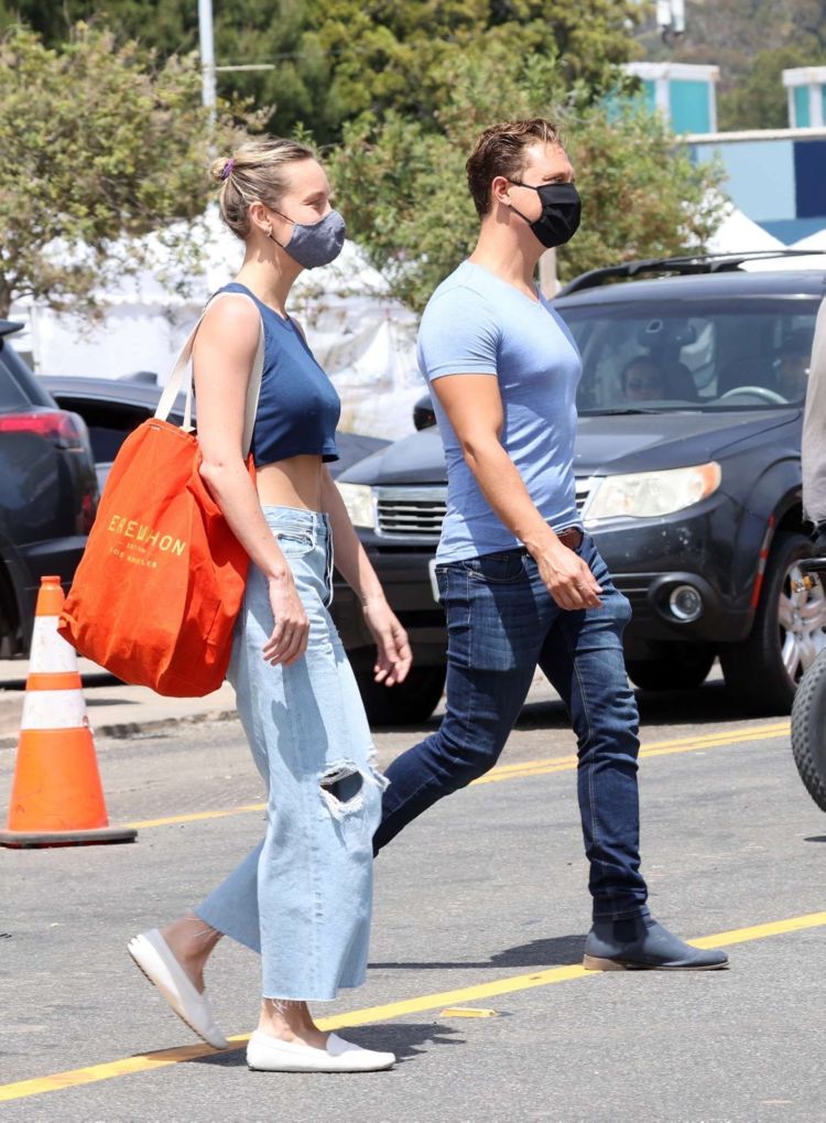 Brie Larson Spotted Shopping At The Malibu Market