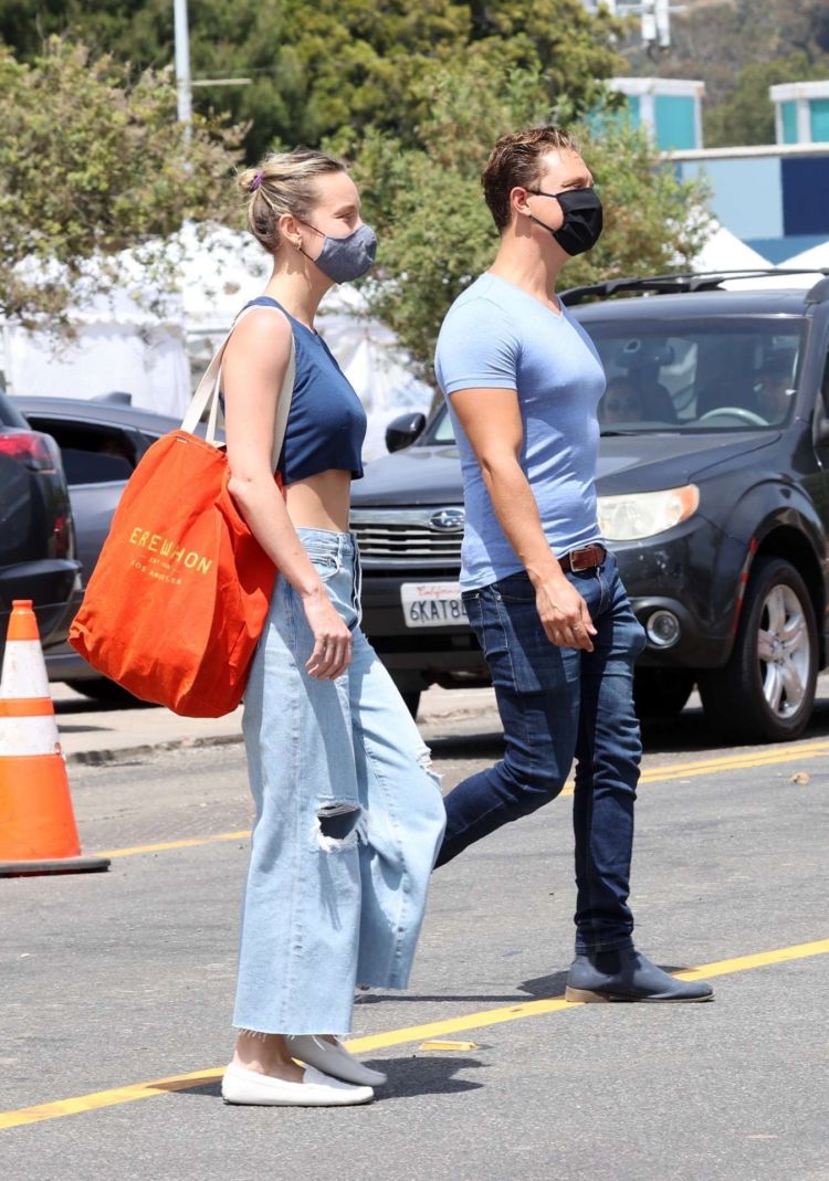 Brie Larson Spotted Shopping At The Malibu Market