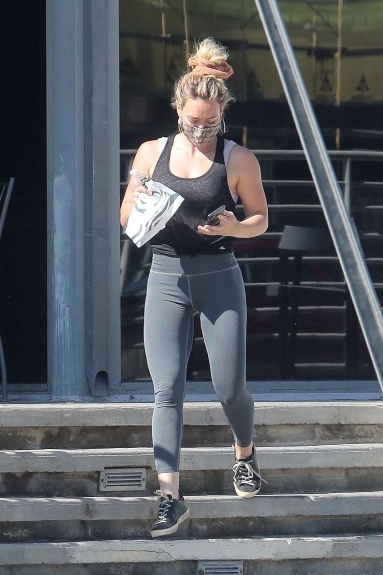 Hilary Duff Spotted Outside Starbucks In Los Angeles