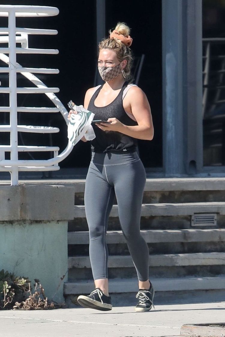 Hilary Duff Spotted Outside Starbucks In Los Angeles