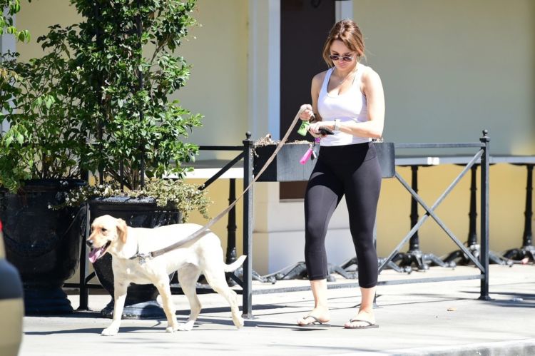 Hunter King Walking Her Dog In Los Angeles