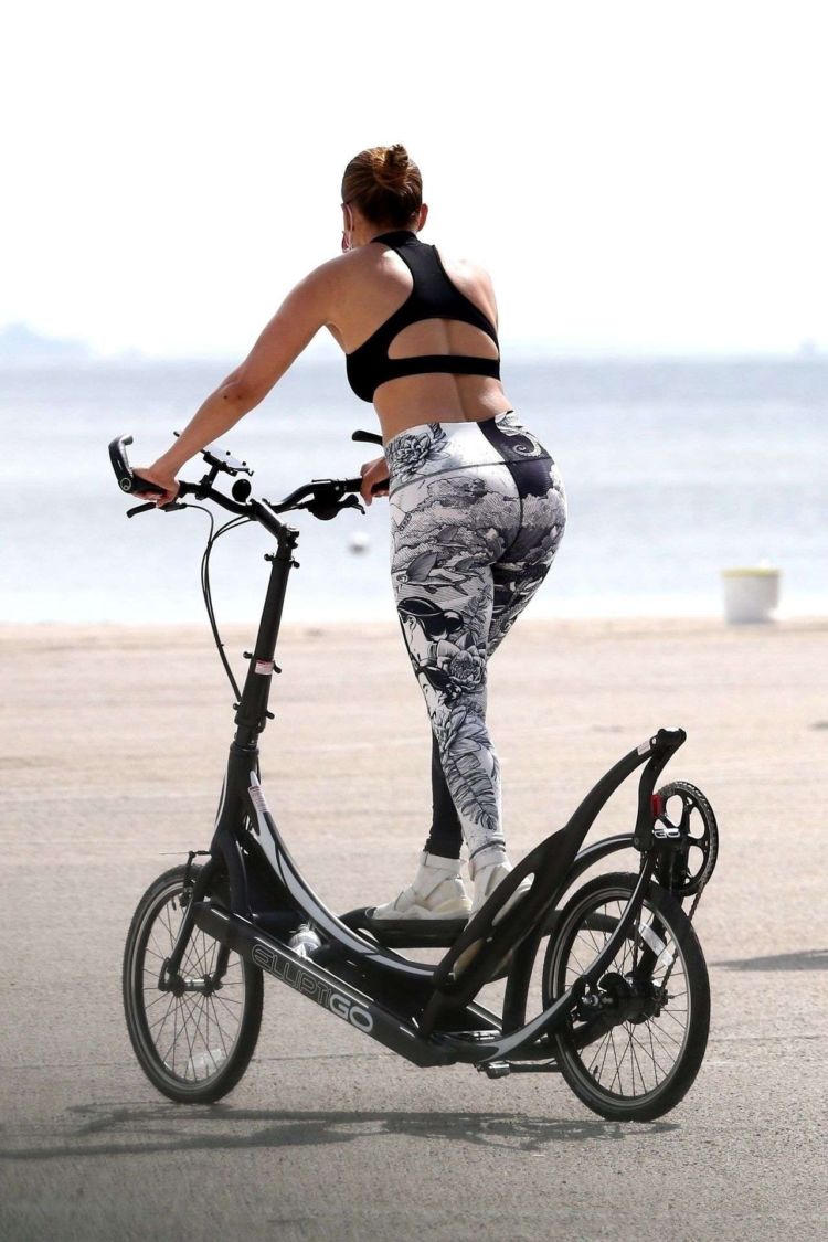 Fitness Freak Jennifer Lopez And Alex Rodriguez Training On Bikes With Their Personal Trainer