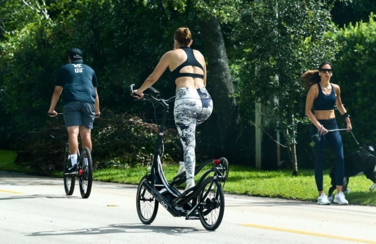 Fitness Freak Jennifer Lopez And Alex Rodriguez Training On Bikes With Their Personal Trainer