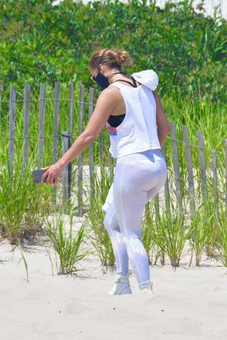 Jennifer Lopez Spotted On The Beach In The Hamptons