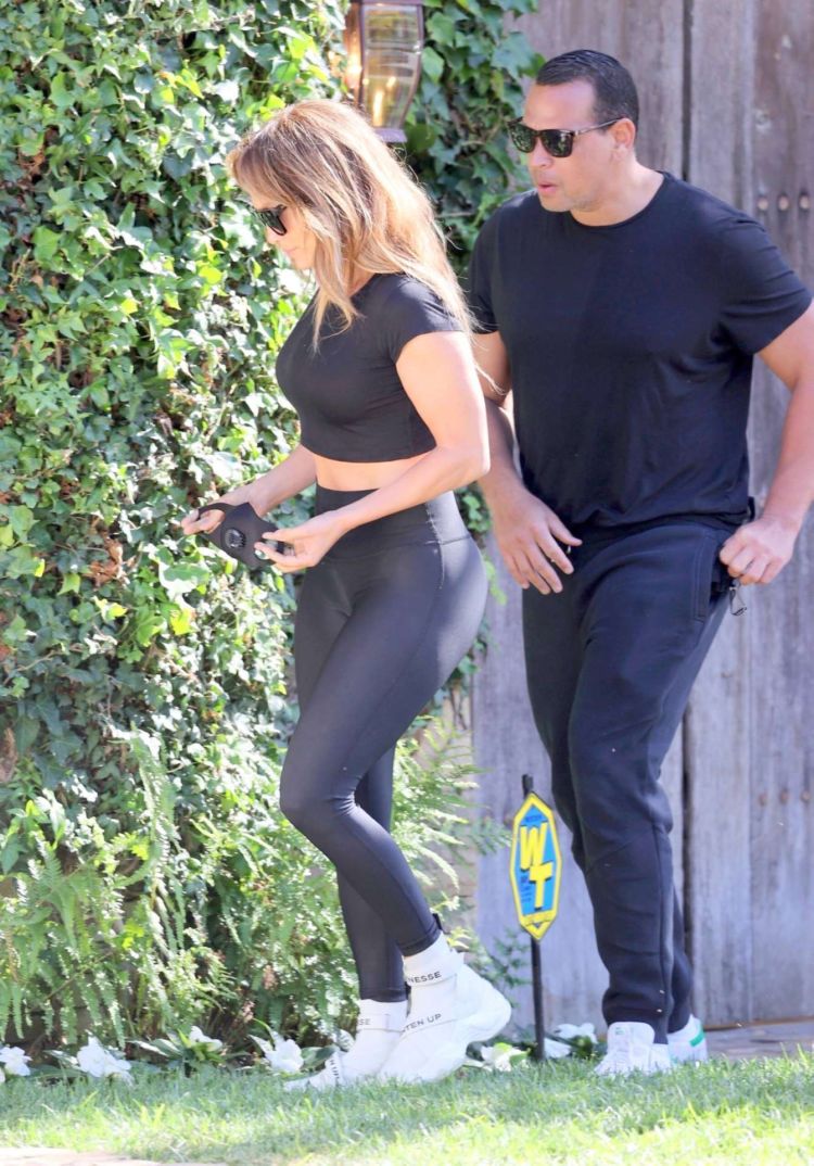 Jennifer Lopez Spotted In Tight Leggings Out In Malibu
