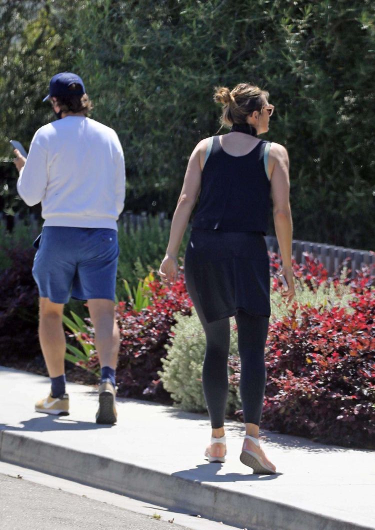Maria Sharapova Jogging In Tights Out In Manhattan Beach