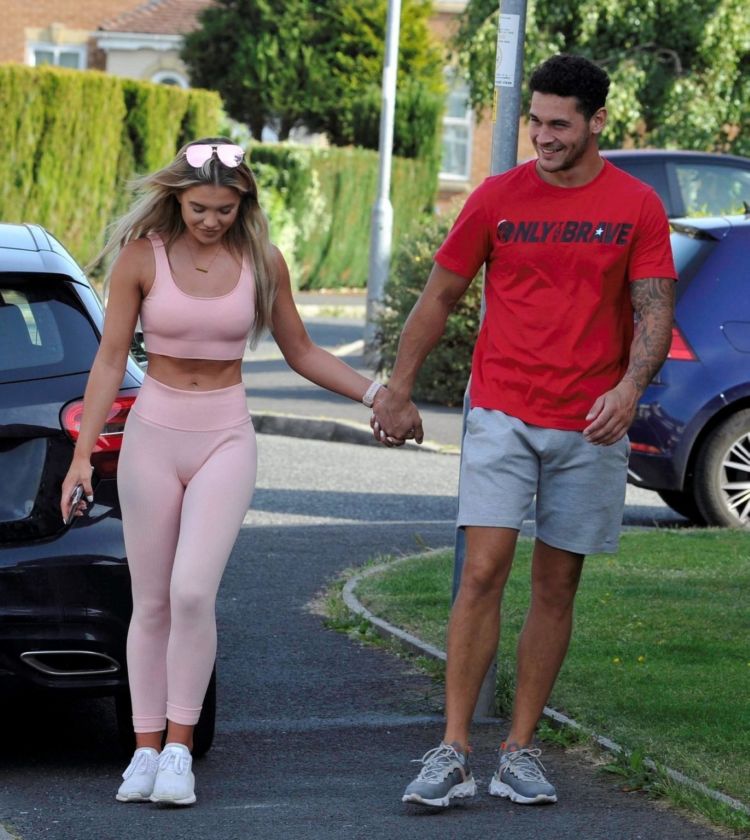 Molly Smith Spotted In A Pink Gym Outfit With Her Boyfriend In Manchester