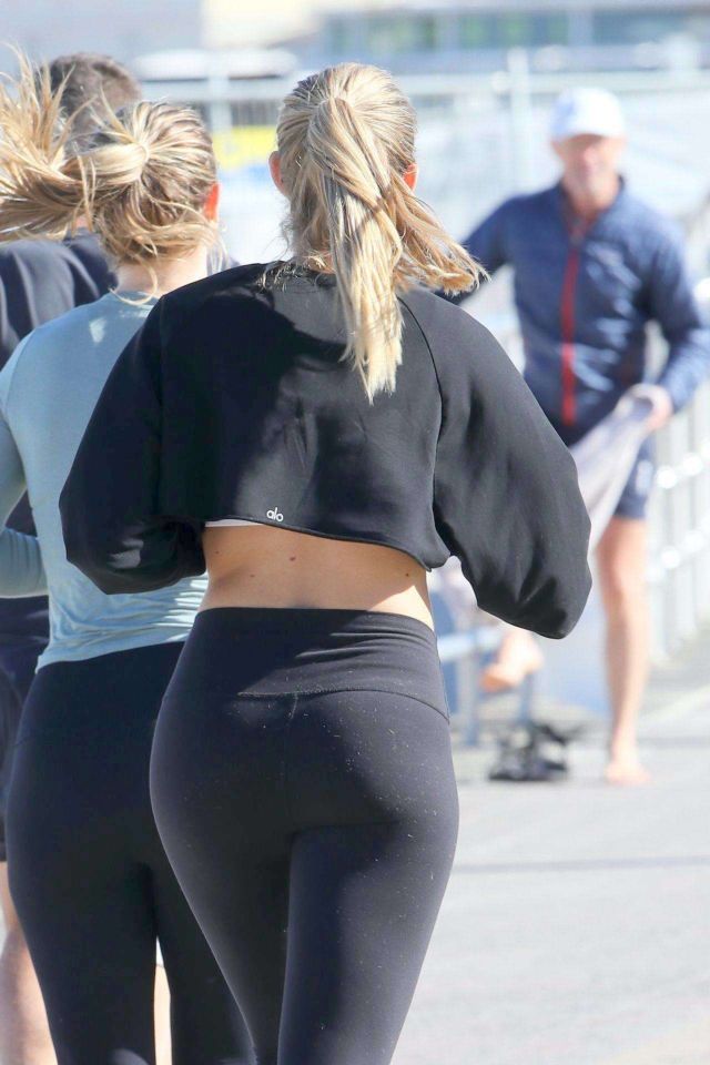 Natalie Jayne Roser Spotted Jogging At Bondi Beach In Sydney