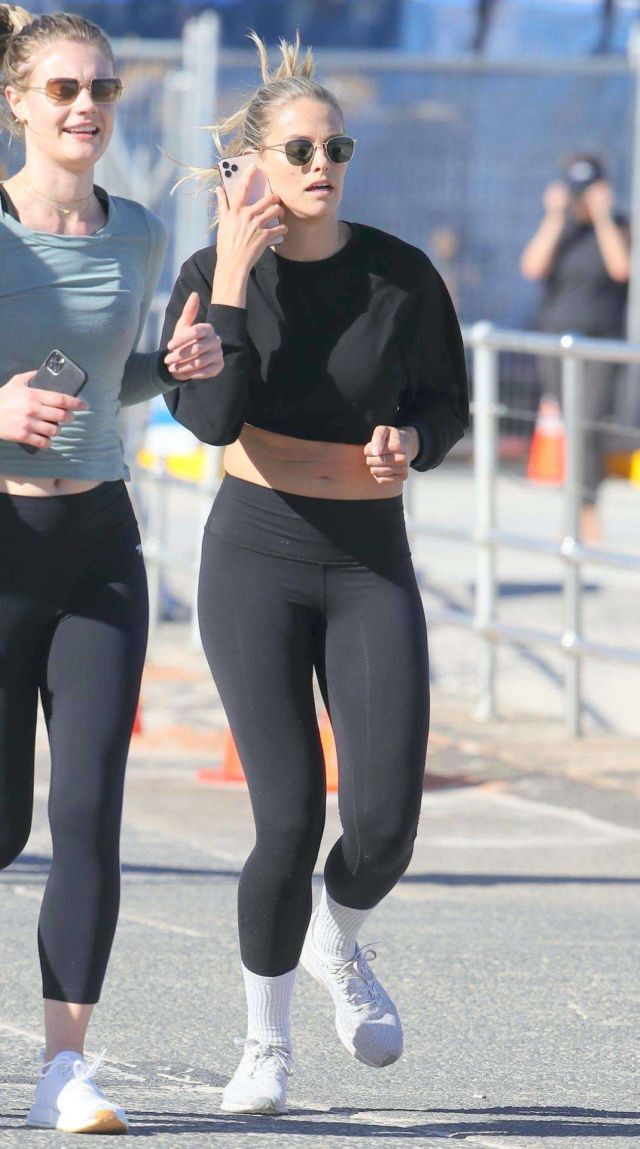 Natalie Jayne Roser Spotted Jogging At Bondi Beach In Sydney