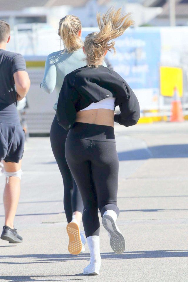 Natalie Jayne Roser Spotted Jogging At Bondi Beach In Sydney