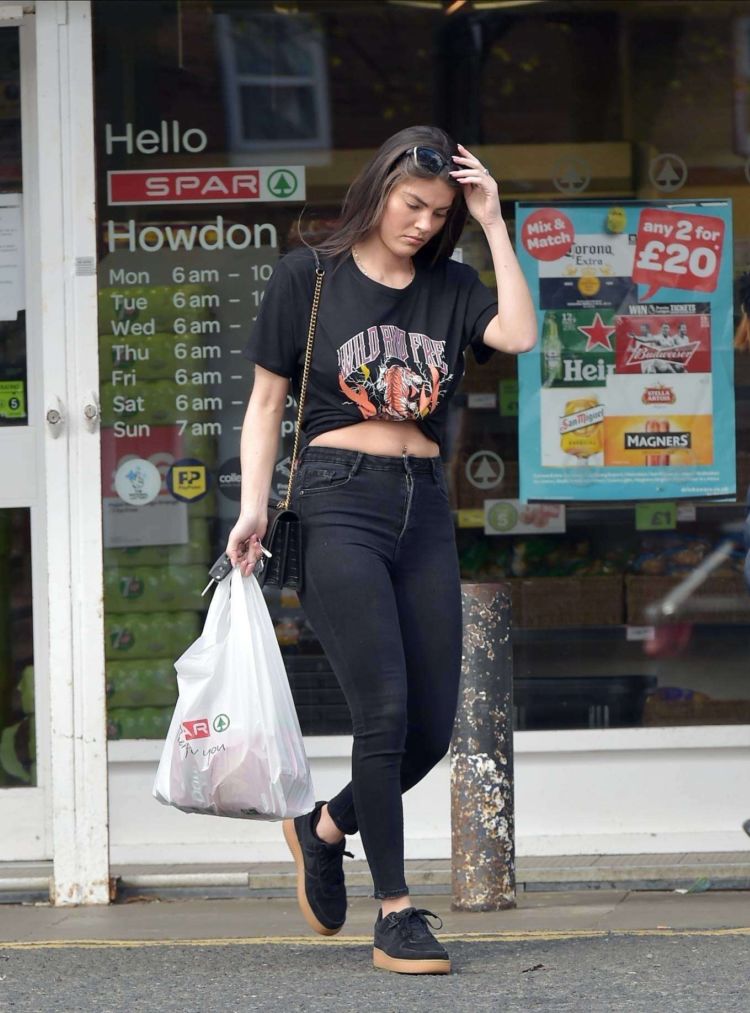Rebecca Gormley Candids In Jeans At A Local Spa Shop In Newcastle