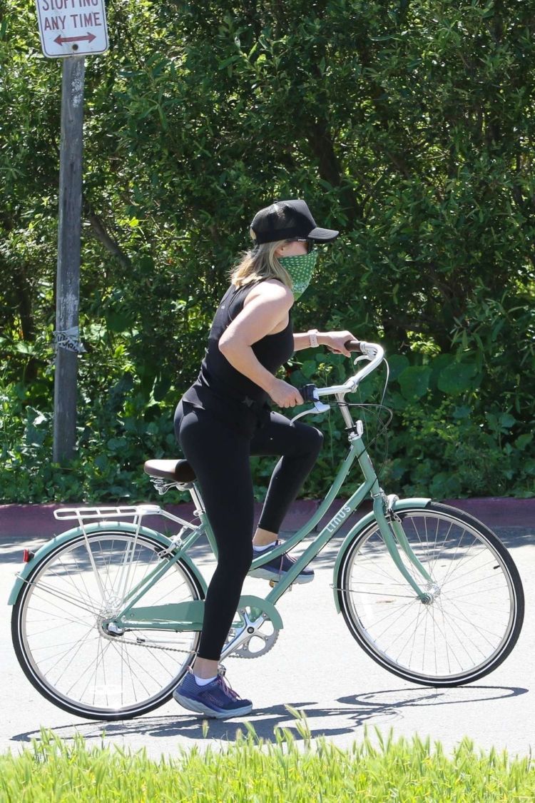 Fitness Freak Reese Witherspoon Riding A Bicycle In Pacific Palisades