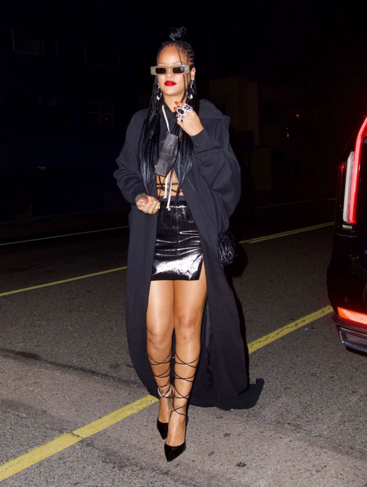 Rihanna Spotted In Black Outfit At Giorgio Baldi In Los Angeles