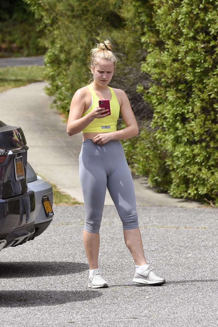Sailor Brinkley Cook Jogging In Leggings Out In East Hampton