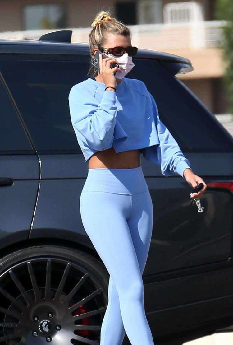 Stunning Sofia Richie In Yoga Pants At Sunset Plaza In Los Angeles