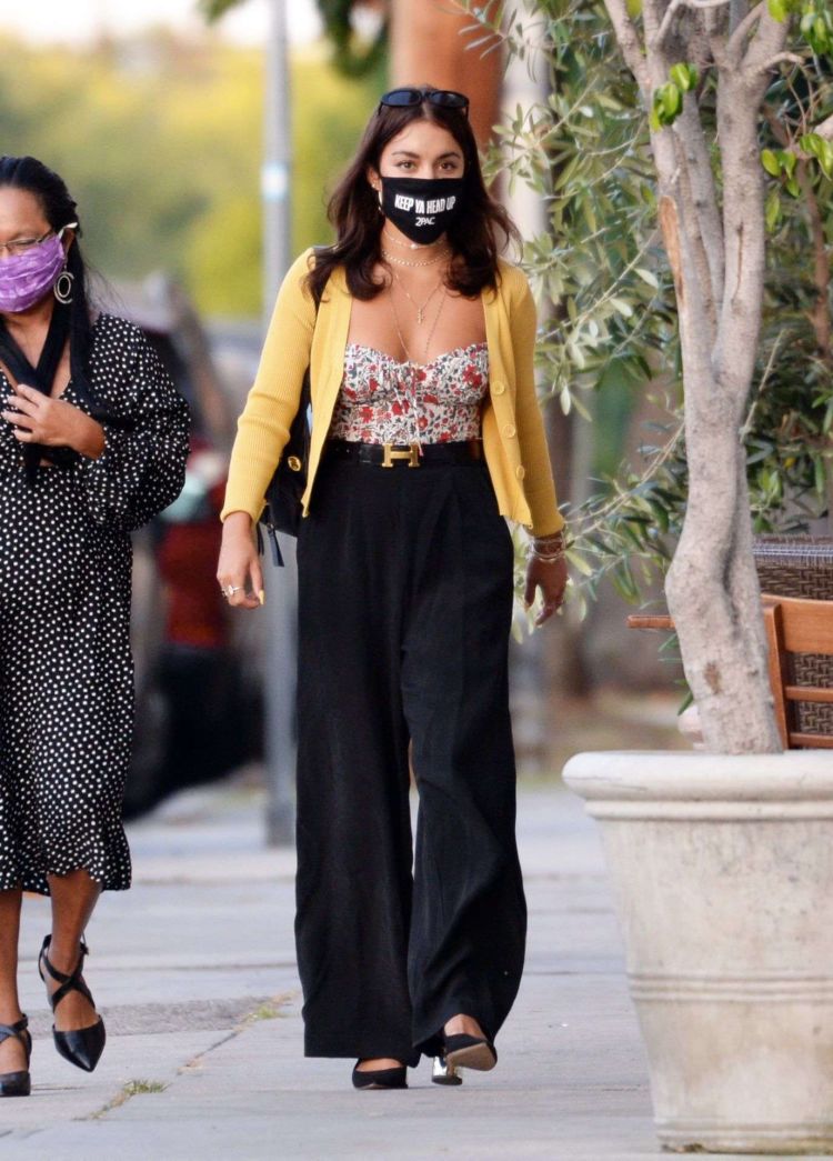 Vanessa Hudgens Spotted With Her Mom At Italian Eatery Trattoria Farfalla In Los Angeles