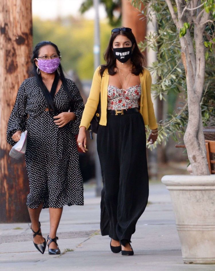 Vanessa Hudgens Spotted With Her Mom At Italian Eatery Trattoria Farfalla In Los Angeles