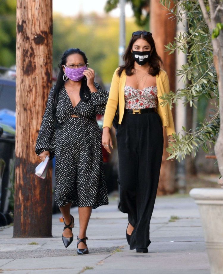 Vanessa Hudgens Spotted With Her Mom At Italian Eatery Trattoria Farfalla In Los Angeles