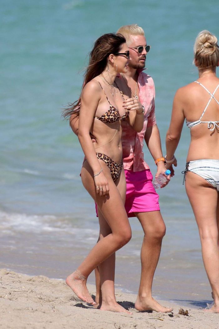 Amelia Hamlin In Animal Print Bikini At The Beach In Miami