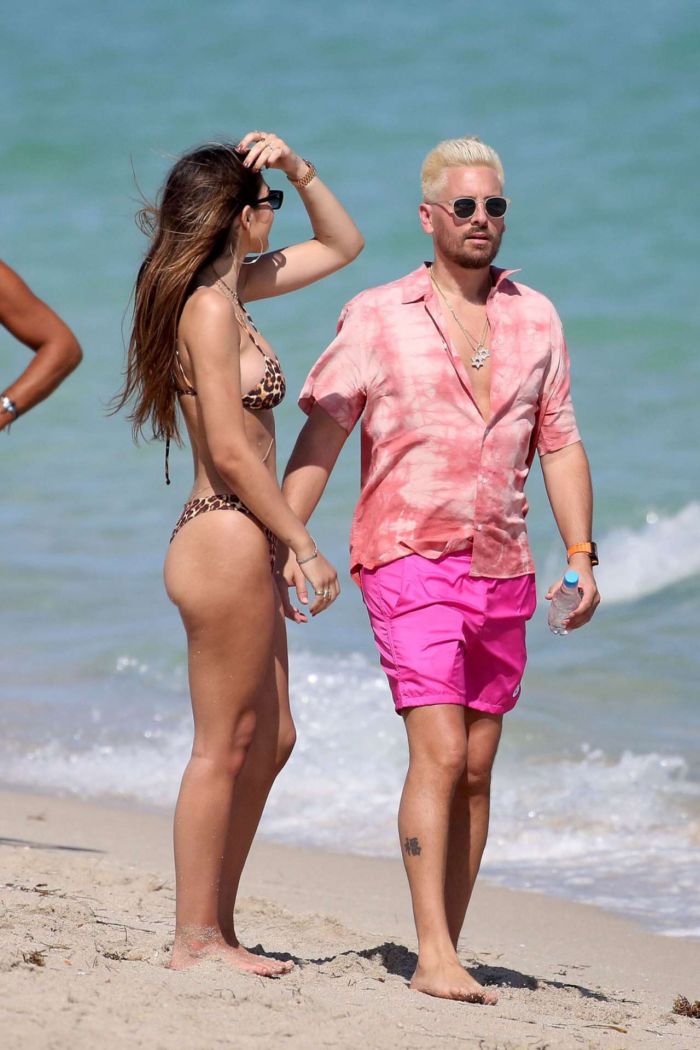 Amelia Hamlin In Animal Print Bikini At The Beach In Miami