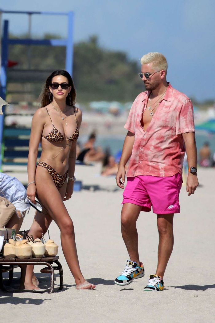 Amelia Hamlin In Animal Print Bikini At The Beach In Miami