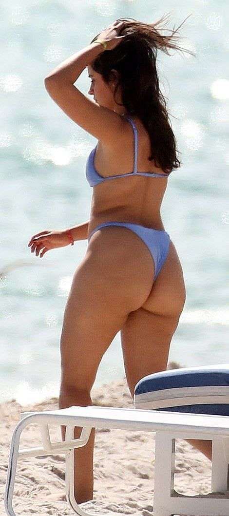 Camila Cabello Enjoying In Bikini On The Beach In Miami