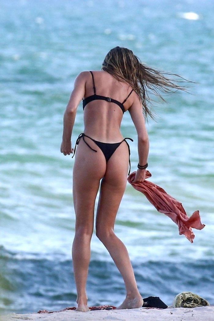 Candice Swanepoel Vacationing In Bikini On The Beach In Miami