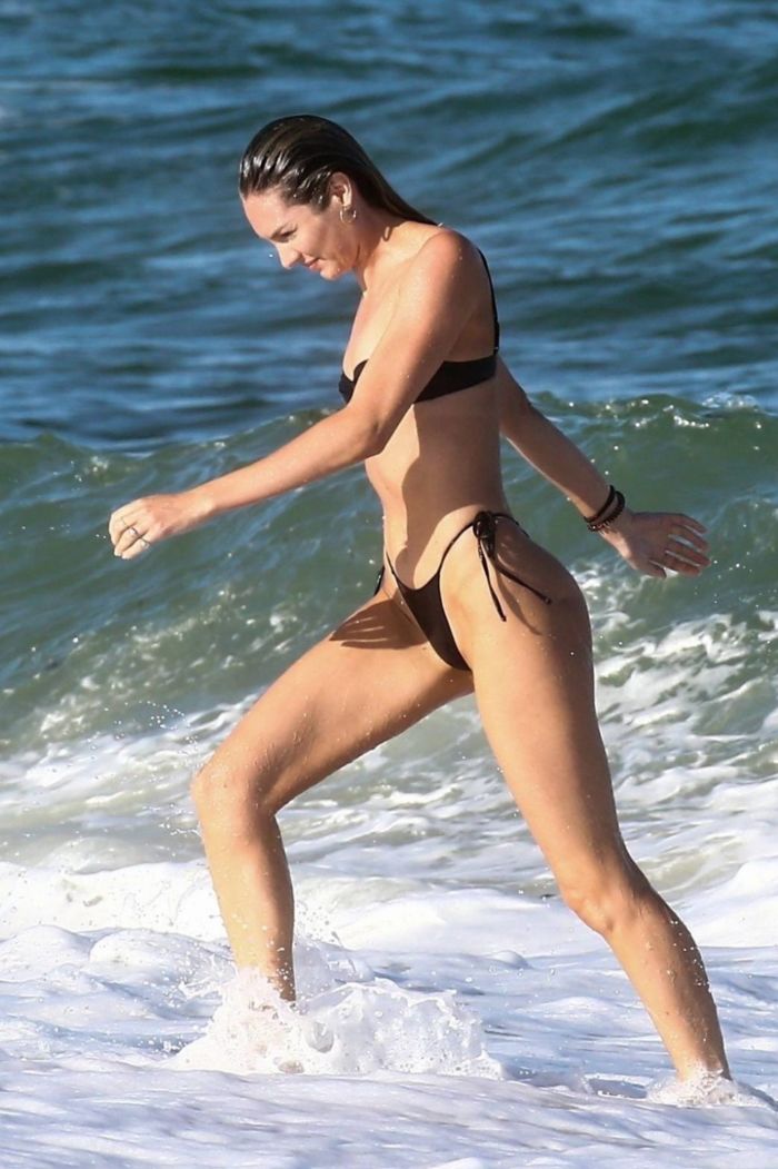 Candice Swanepoel Vacationing In Bikini On The Beach In Miami