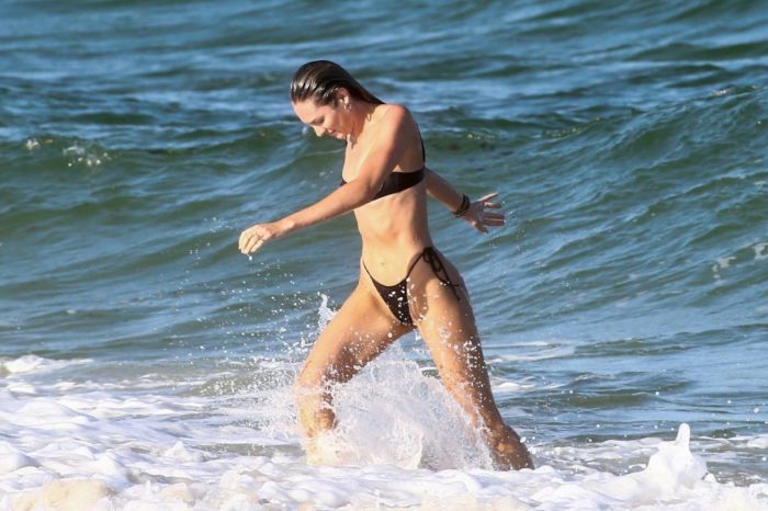 Candice Swanepoel Vacationing In Bikini On The Beach In Miami