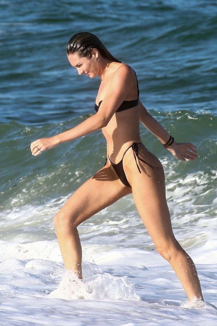 Candice Swanepoel Vacationing In Black Bikini On The Beach In Miami