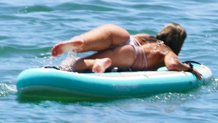 Cindy Prado And Lauren Goodman Paddleboarding In Miami