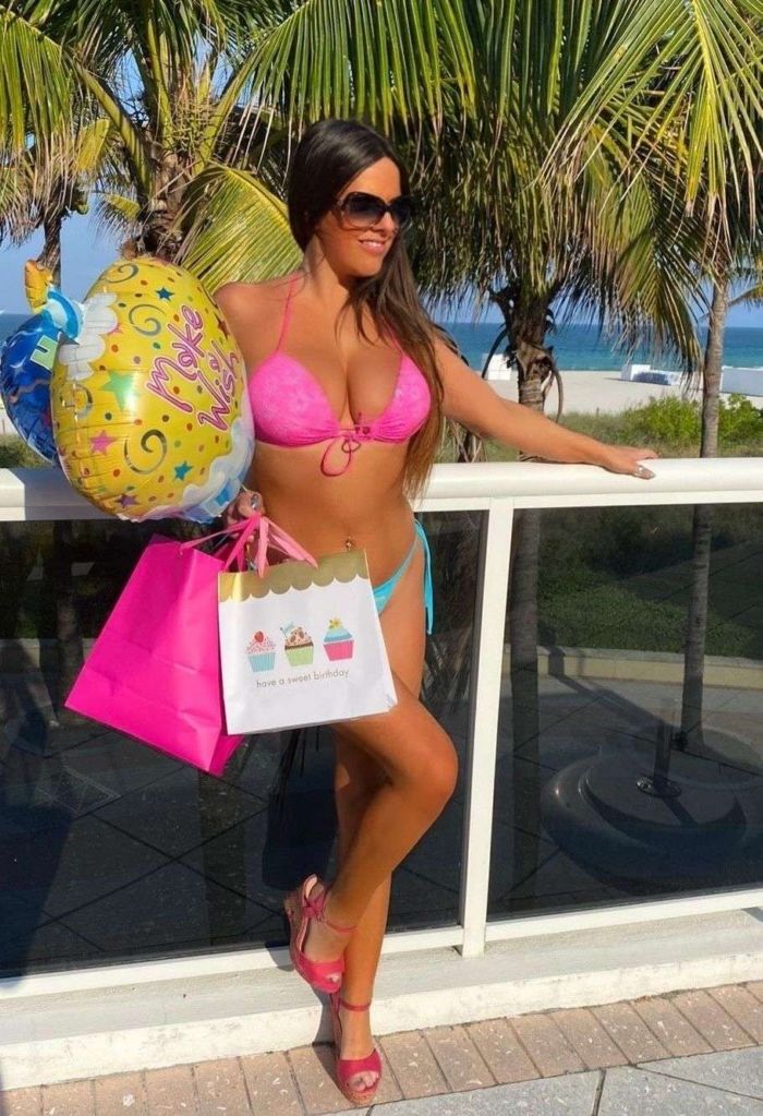 Claudia Romani Celebrated Her Birthday At The Swimming Pool In Miami