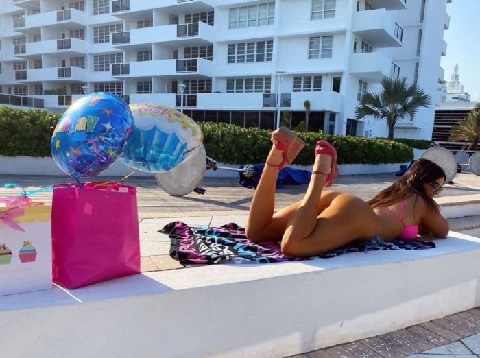 Claudia Romani Celebrated Her Birthday At The Swimming Pool In Miami