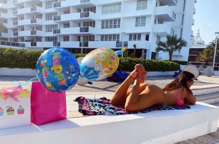 Claudia Romani Celebrated Her Birthday At The Swimming Pool In Miami