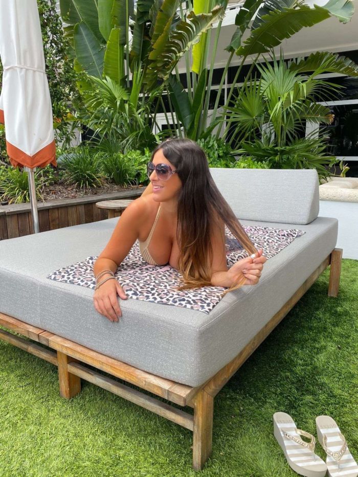 Claudia Romani Poses In Bikini At The Ritz Carlton Hotel In Miami Beach