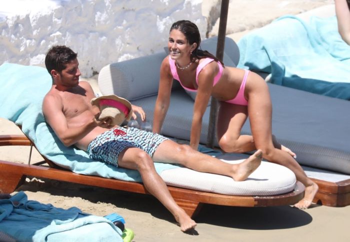 Coral Simanovich Enjoy Family Time On The Beach In Mykonos