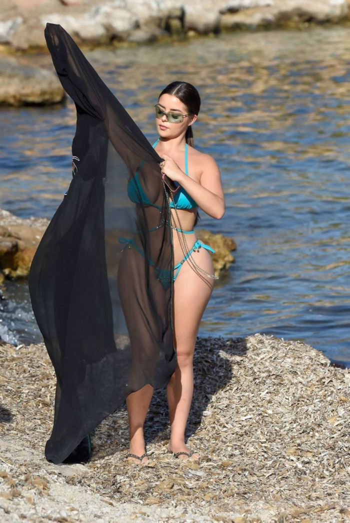 Demi Rose Mawby Takes Selfies A Bikini On The Beach In Ibiza