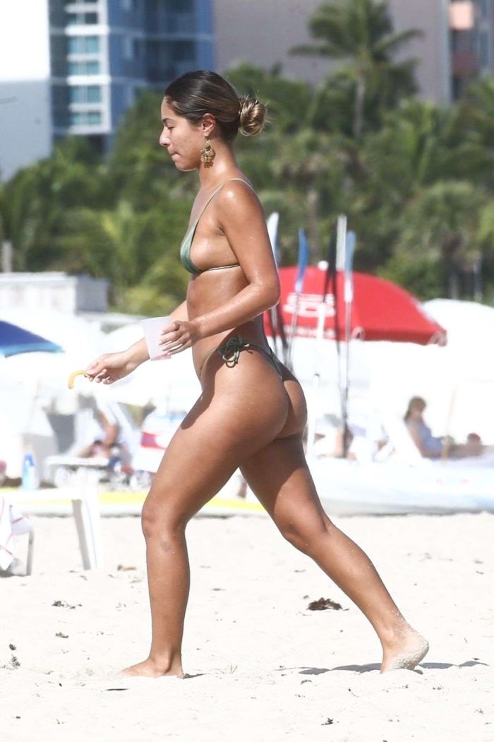 Erika Wheaton Enjoying Her Holiday In Bikini On The Beach