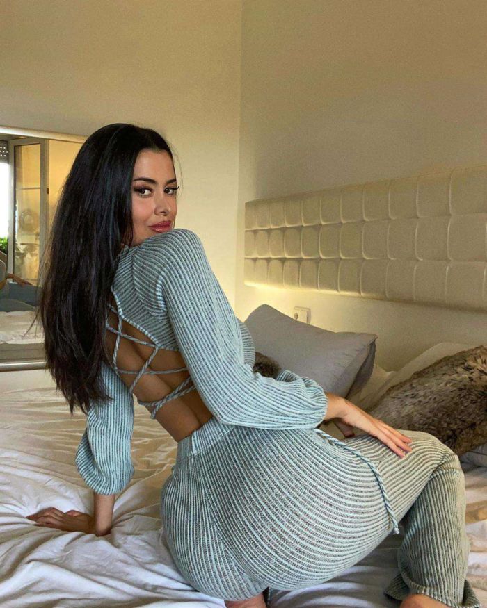 Eva Padlock's Special Photoshoot At Home